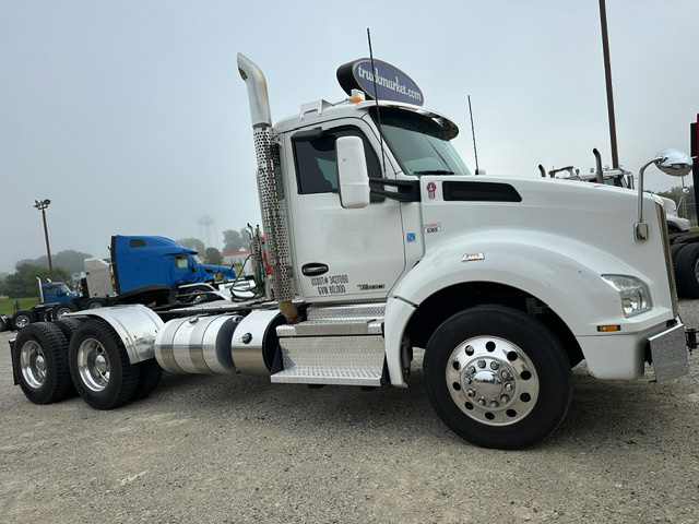 2020 KENWORTH T880 DAYCAB photo 1