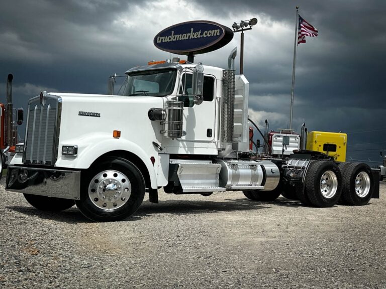 2018 KENWORTH W900L DAYCAB photo 1