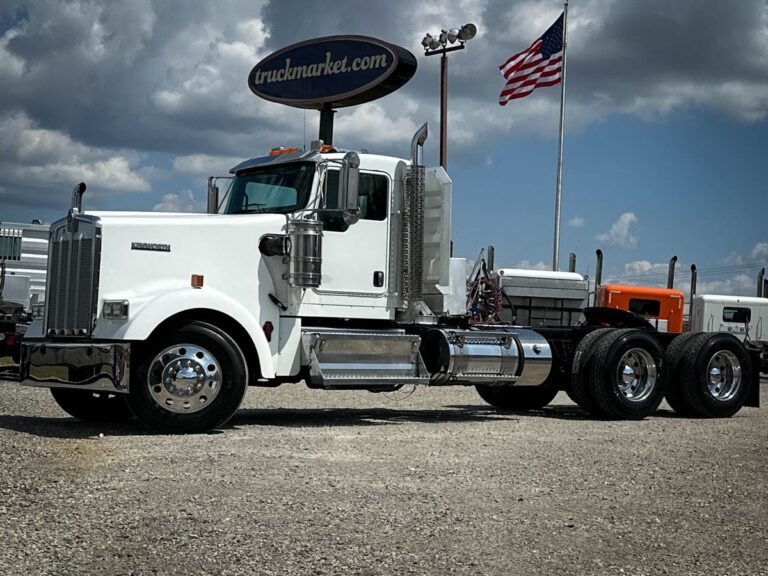 2018 KENWORTH W900L DAYCAB photo 1