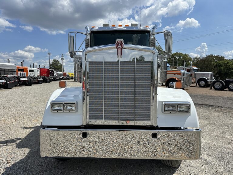 2018 KENWORTH W900L DAYCAB photo 2