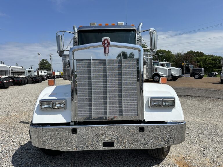 2018 KENWORTH W900L DAYCAB photo 2