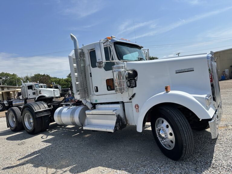 2018 KENWORTH W900L DAYCAB photo 3