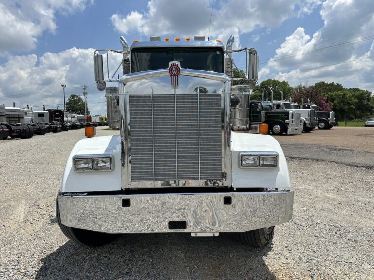 2018 KENWORTH W900L DAYCAB photo 2