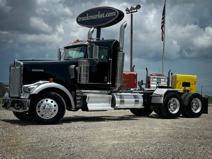 2016 KENWORTH W900L DAYCAB GLIDER KIT 128139