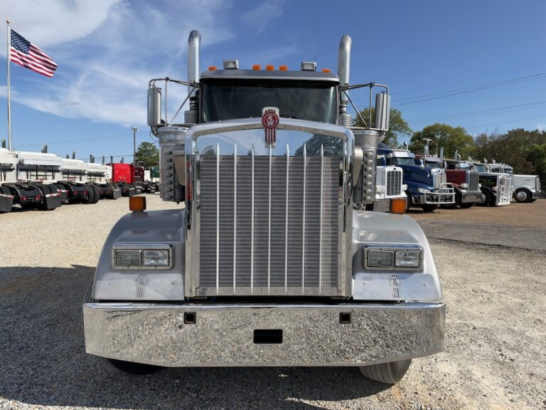 2016 KENWORTH W900L DAYCAB GLIDER KIT — photo 2