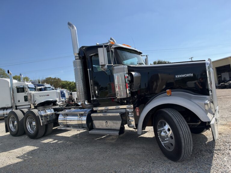 2016 KENWORTH W900L DAYCAB GLIDER KIT — photo 3