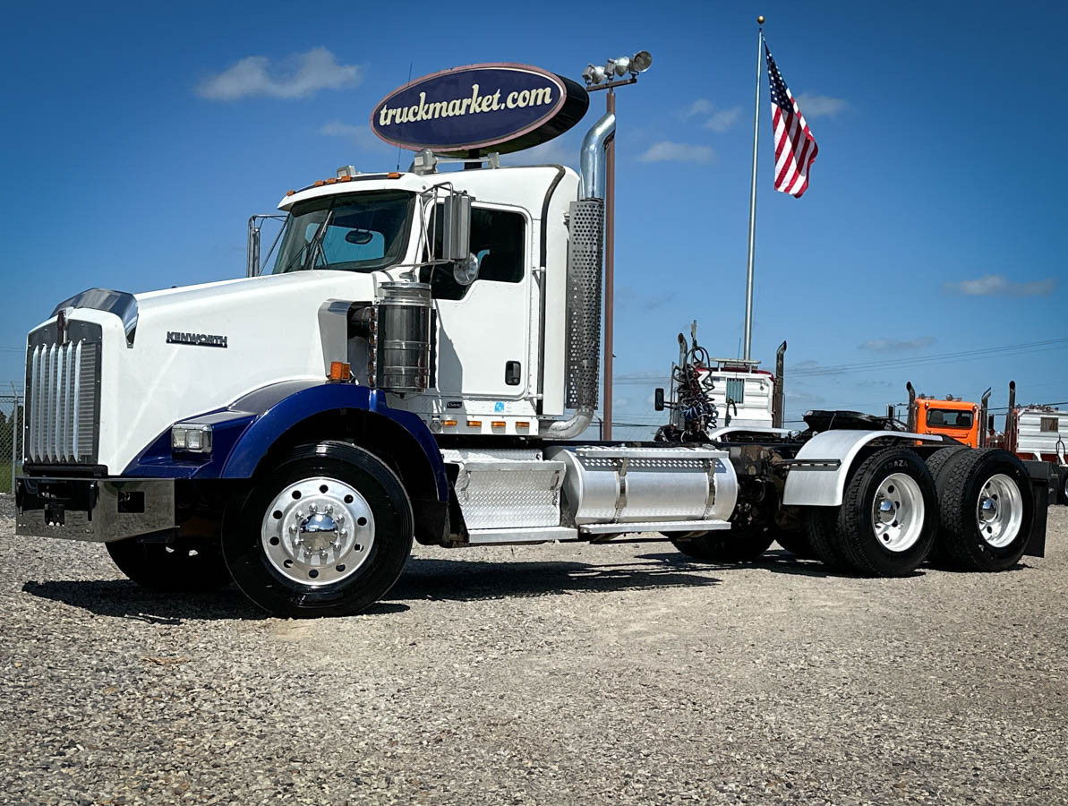 2009 KENWORTH T800 DAYCAB