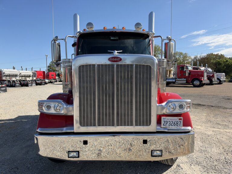 2025 PETERBILT 589 SLEEPER — photo 2
