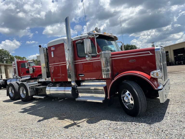 2025 PETERBILT 589 SLEEPER photo 3