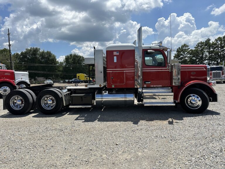 2025 PETERBILT 589 SLEEPER photo 4