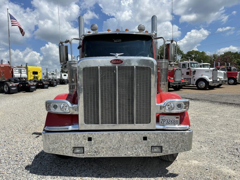 2025 PETERBILT 589 SLEEPER photo 2