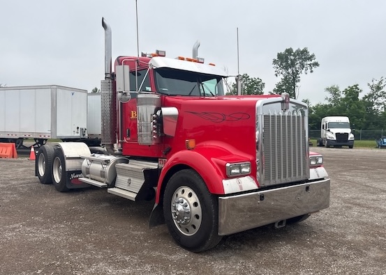 2018 KENWORTH W900L DAYCAB GLIDER KIT photo 2