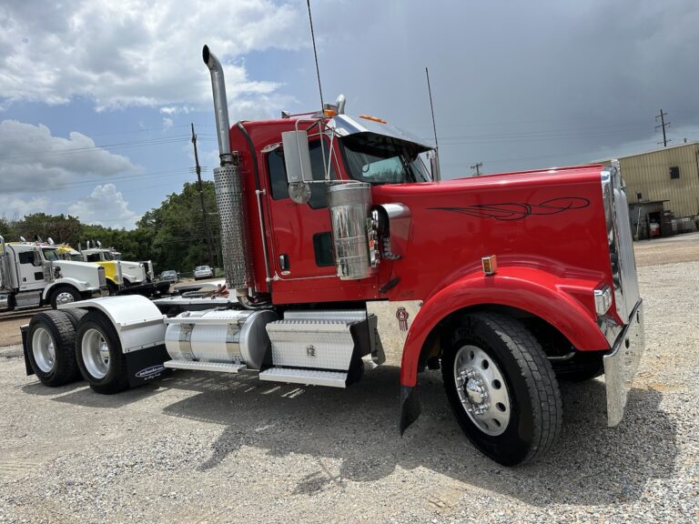 2018 KENWORTH W900L DAYCAB GLIDER KIT photo 3