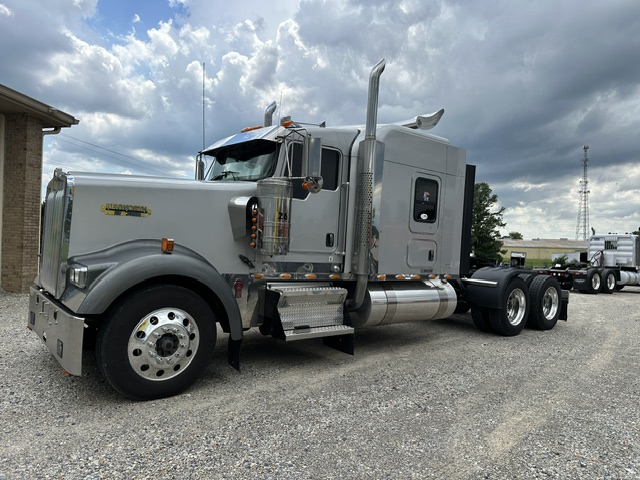 2015 KENWORTH W900L GLIDER KIT photo 3