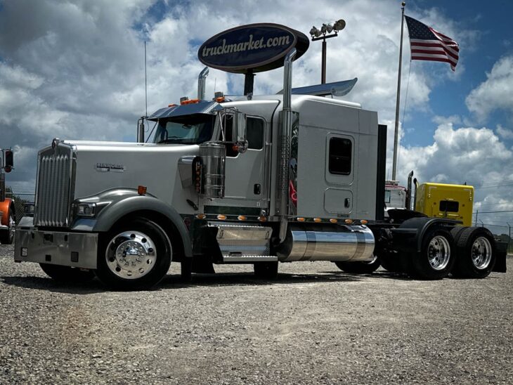 2015 KENWORTH W900L GLIDER KIT 471619