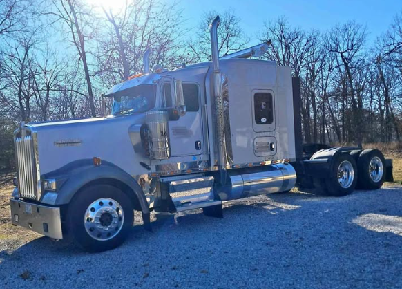 2015 KENWORTH W900L GLIDER KIT photo 2