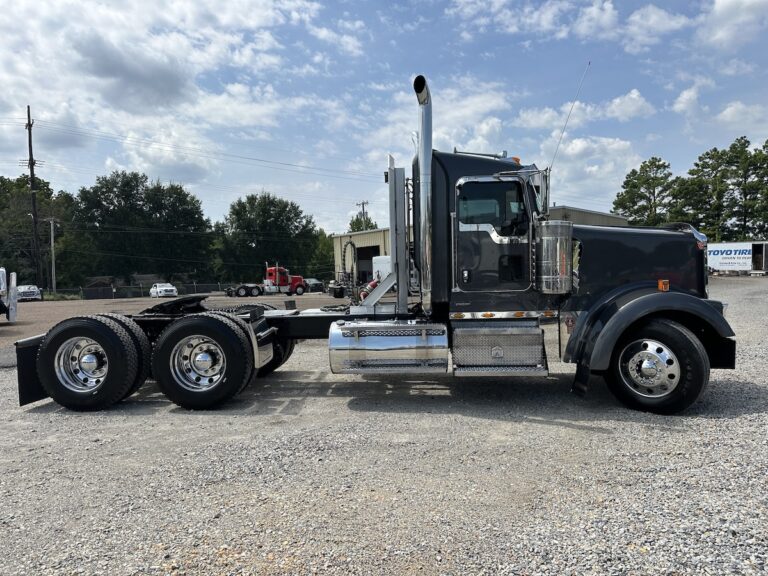 2014 KENWORTH W900L DAYCAB GLIDER KIT photo 4