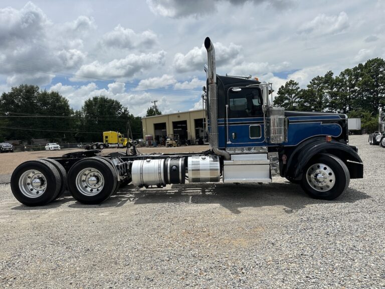 2020 KENWORTH W900L DAYCAB photo 4
