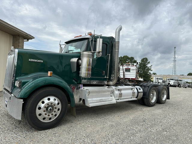 2023 KENWORTH W900L DAYCAB photo 3