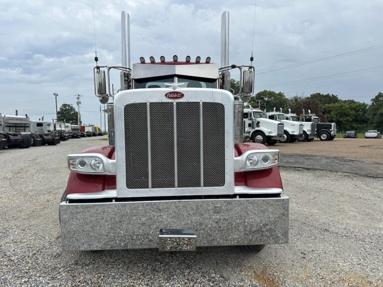 2022 PETERBILT 389 DAYCAB photo 2
