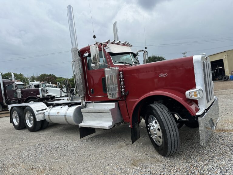 2022 PETERBILT 389 DAYCAB photo 3