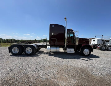 2018 PETERBILT 389 SLEEPER 480106