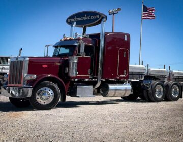 2018 Peterbilt 389 Sleeper 480106