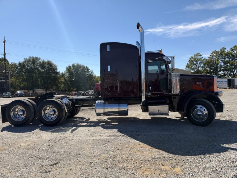 2018 PETERBILT 389 SLEEPER photo 4