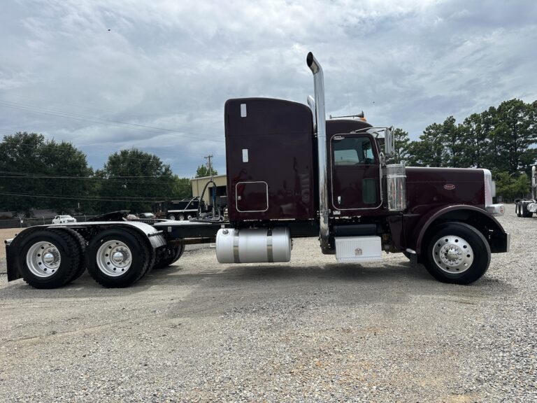 2018 PETERBILT 389 SLEEPER photo 4