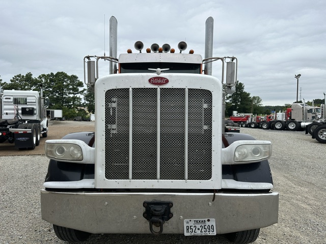 2013 PETERBILT 389 DAYCAB GLIDER KIT photo 2