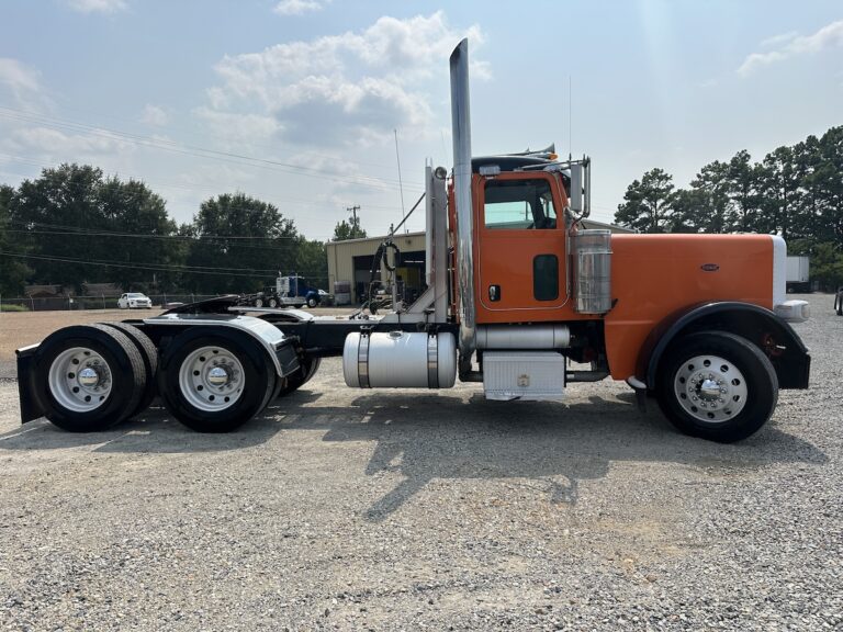 2013 PETERBILT 389 DAYCAB GLIDER KIT photo 4
