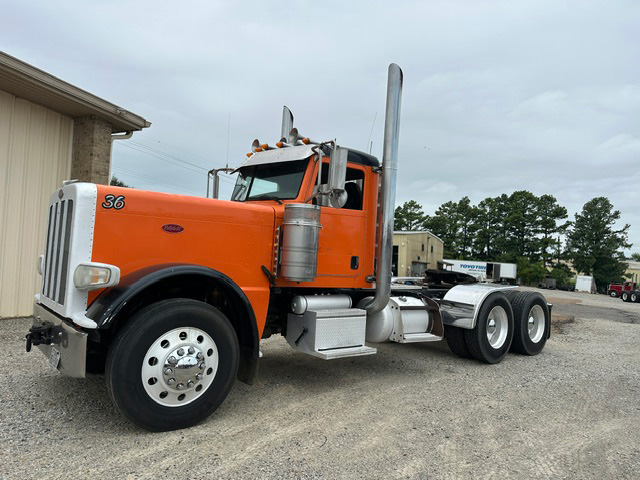 2013 PETERBILT 389 DAYCAB GLIDER KIT photo 3