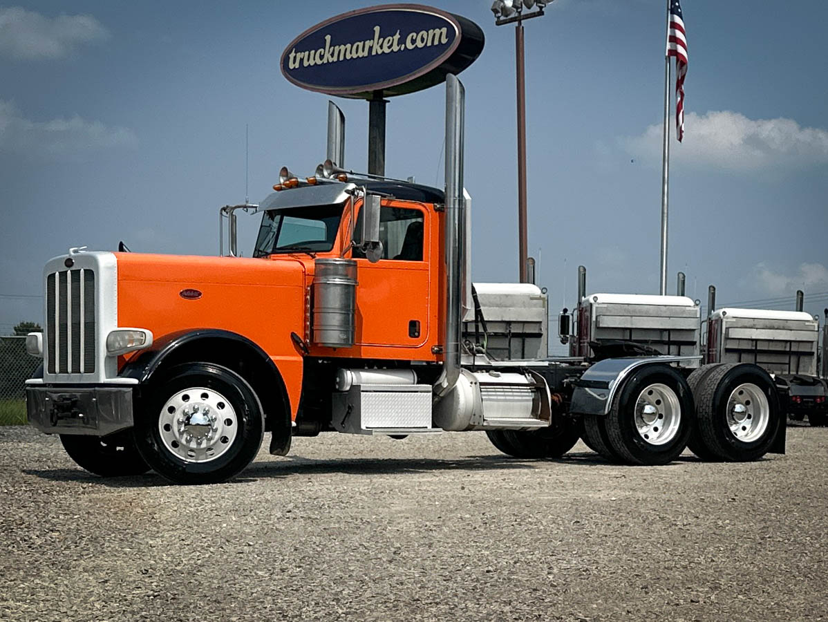 2013 PETERBILT 389 DAYCAB GLIDER KIT