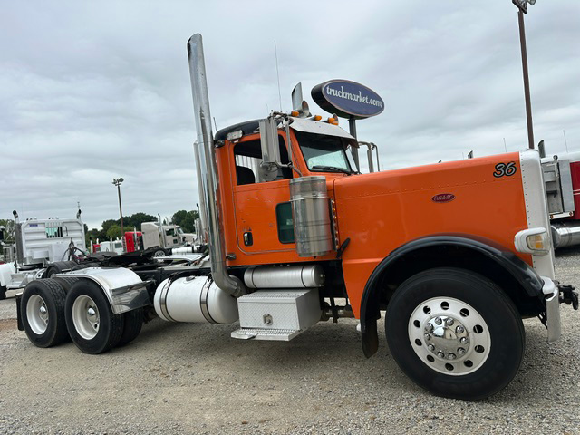 2013 PETERBILT 389 DAYCAB GLIDER KIT 243201