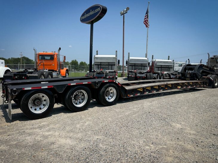 2014 DYNAWELD DOMINATOR 55 TON LOWBOY 105288