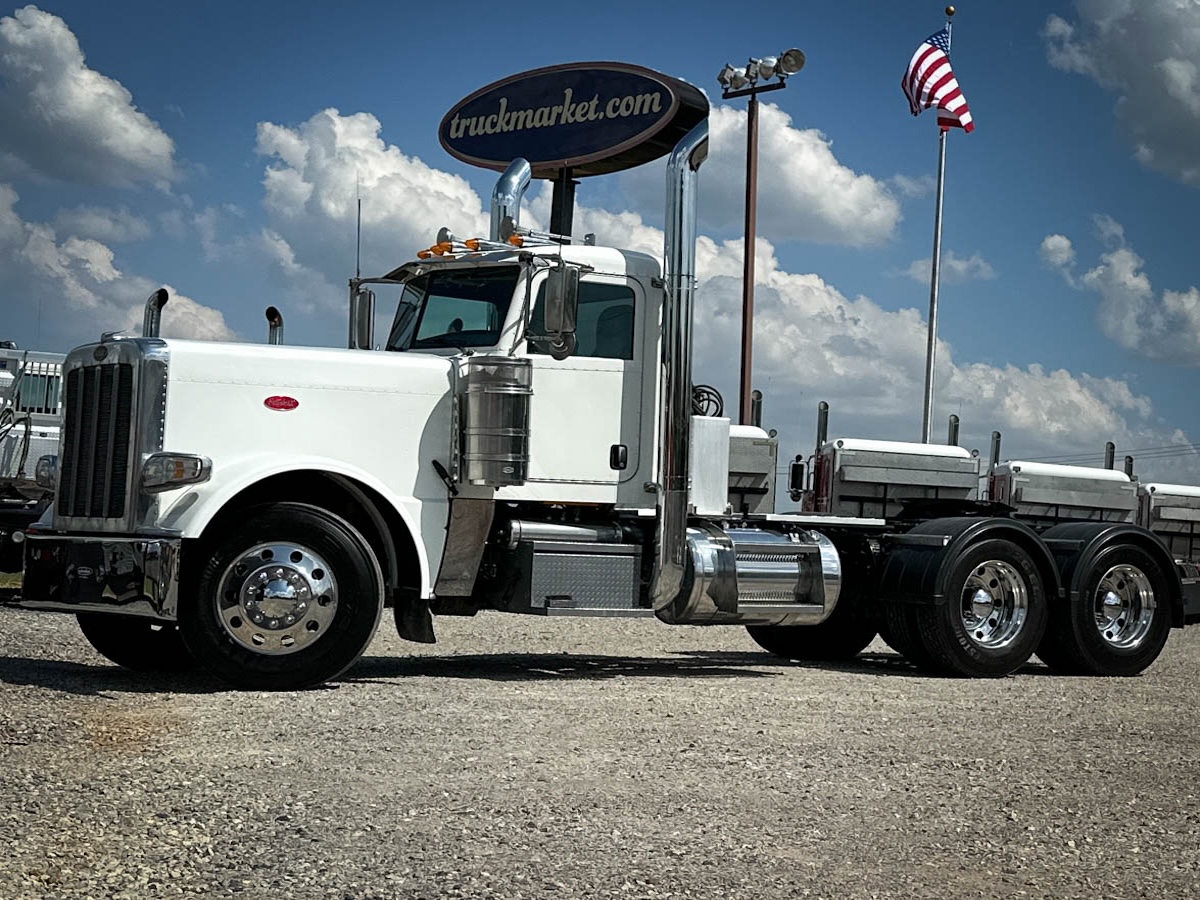 2018 PETERBILT 389 DAYCAB GLIDER KIT