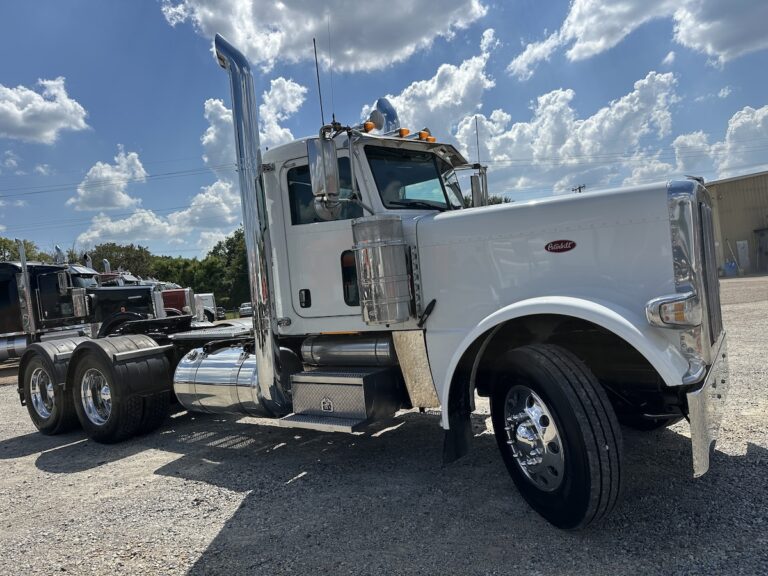 2018 PETERBILT 389 DAYCAB GLIDER KIT photo 3