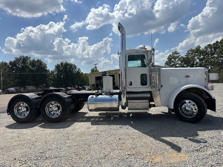 2018 PETERBILT 389 DAYCAB GLIDER KIT photo 4