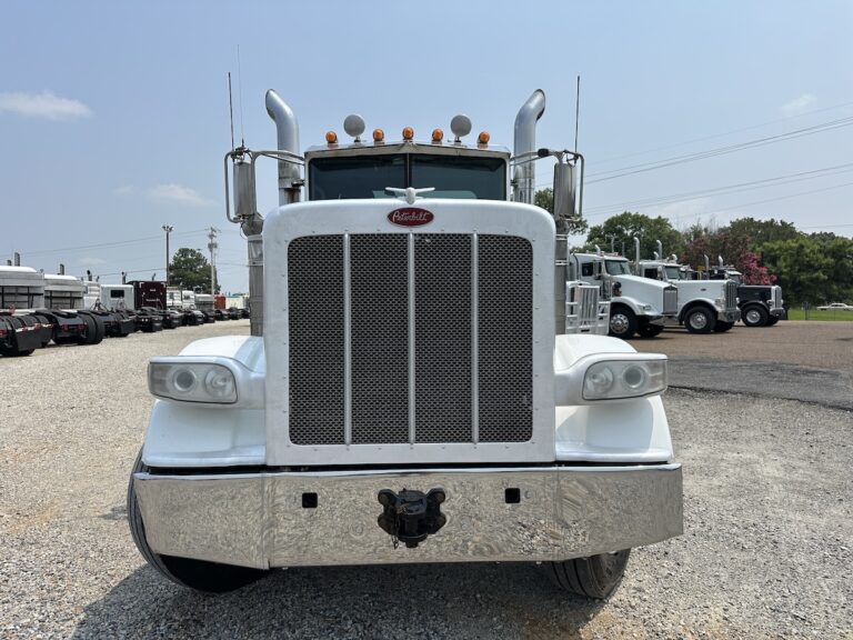 2018 PETERBILT 389 DAYCAB GLIDER KIT photo 2