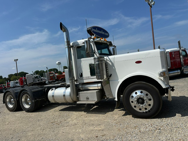 2018 PETERBILT 389 DAYCAB GLIDER KIT 498860