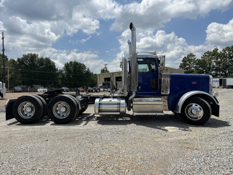2021 PETERBILT 389 DAYCAB photo 4