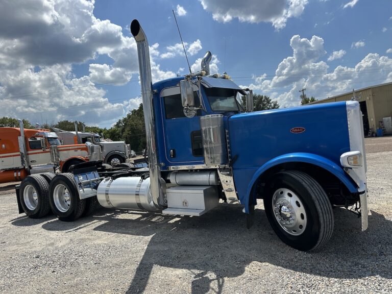 2017 PETERBILT 389 DAYCAB GLIDER KIT photo 3