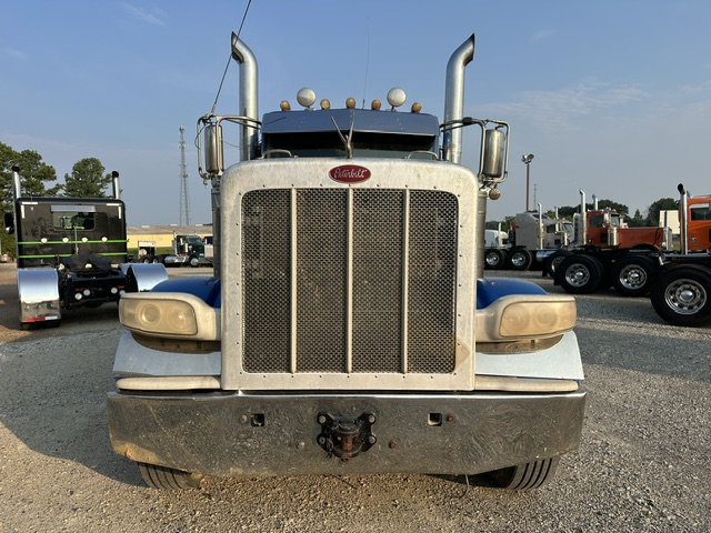 2017 PETERBILT 389 DAYCAB GLIDER KIT photo 2
