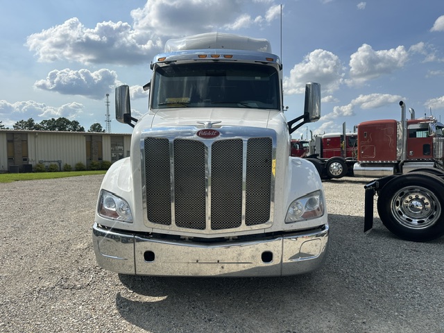 2019 PETERBILT 579 GLIDER KIT photo 2