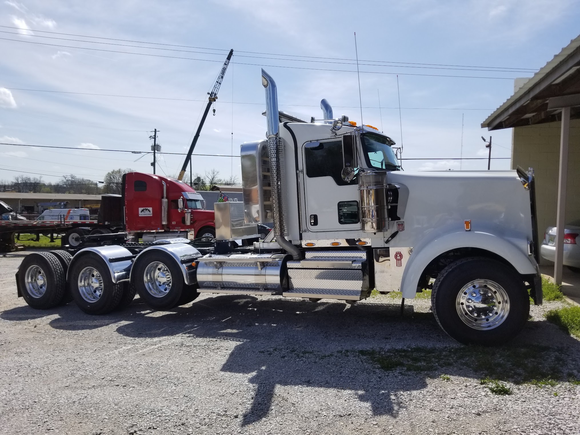 2020 KENWORTH W900L TRI AXLE DAYCAB 390459