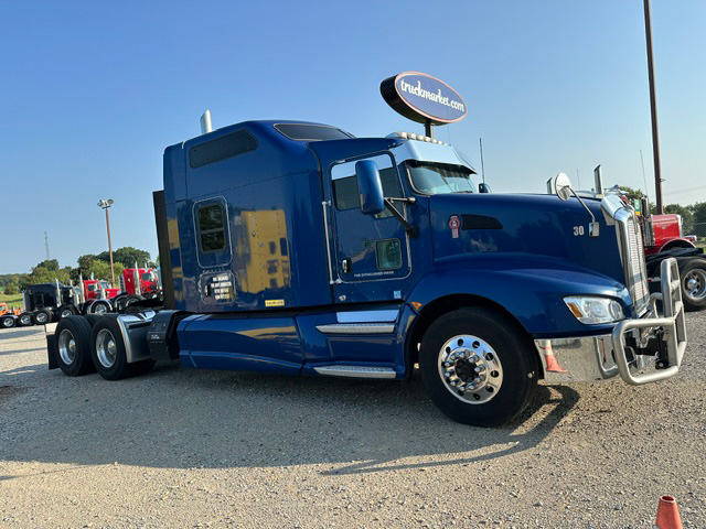2015 KENWORTH T660 GLIDER KIT 472217