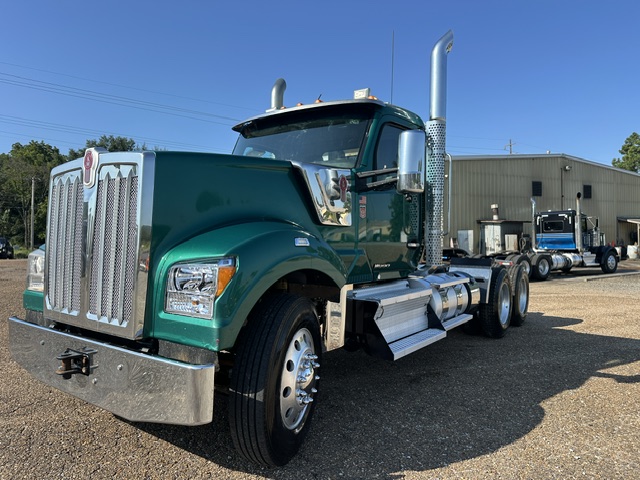 2022 KENWORTH W990 DAYCAB photo 1