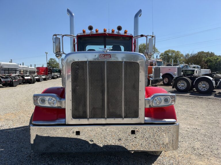 2018 PETERBILT 389 DAYCAB GLIDER KIT — photo 2