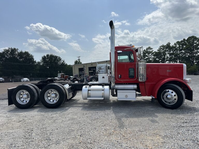 2018 PETERBILT 389 DAYCAB GLIDER KIT photo 4