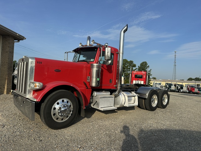 2015 PETERBILT 389 DAYCAB GLIDER KIT photo 3